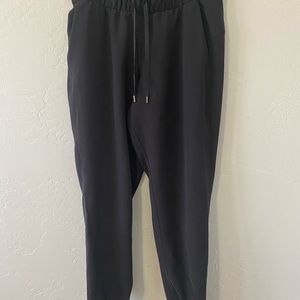 Lululemon Black On Track Athletic Jogger Size 6 Black